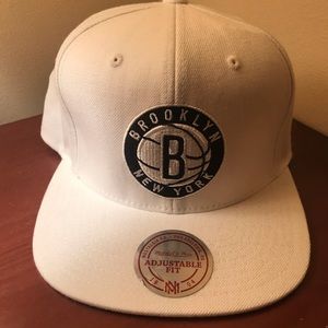 White Mitchell and Ness Brooklyn Nets SnapBack.